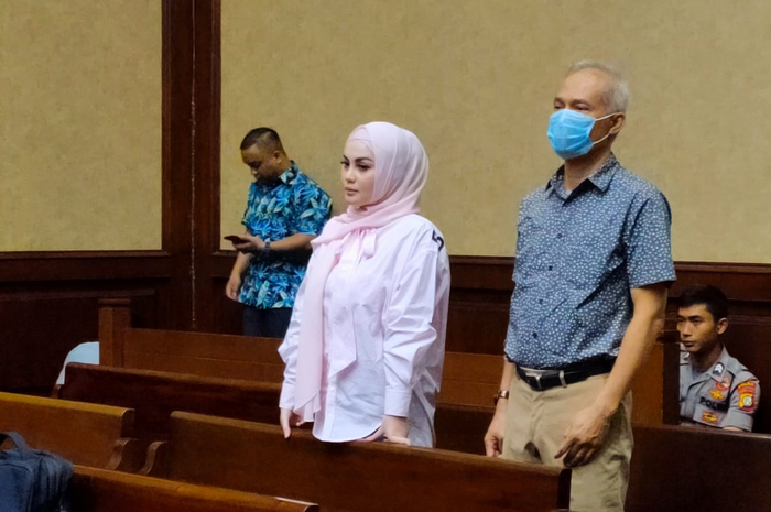Jennifer Dunn hadir di Pengadilan Tindak Pidana Korupsi (Tipikor), Bungur, Jakarta Pusat, Kamis (12/3/2020). Jennifer Dunn akan memberikan kesaksian atas kasus Tindak Pidana Pencucian Uang (TPPU) yang melibatkan Tubagus Chaeri Wardana alias Wawan.