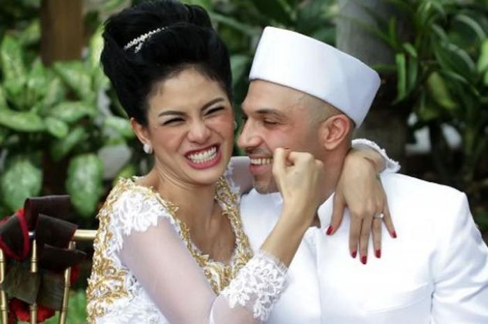 Nikita Mirzani dan Sajad Ukra sang Mantan Suami