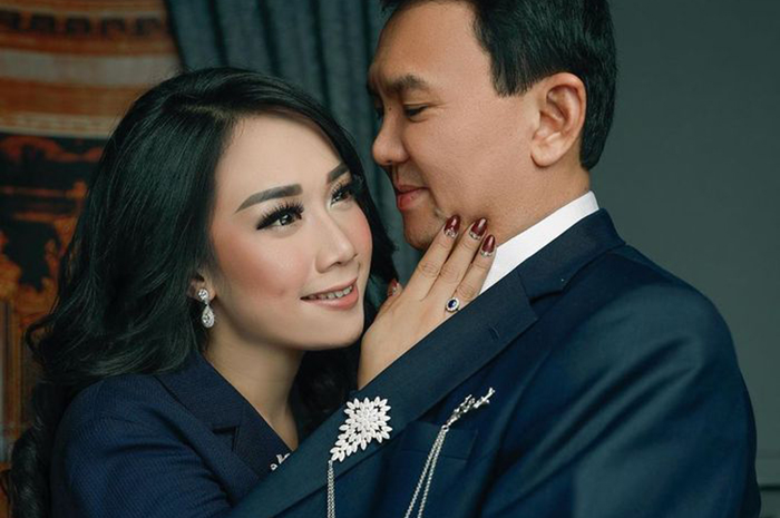 Rayakan Lebaran perdana bareng Ahok usai jadi istri sahnya, intip penampilan cantik Puput Nastiti Devi yang kian mirim dengan suami