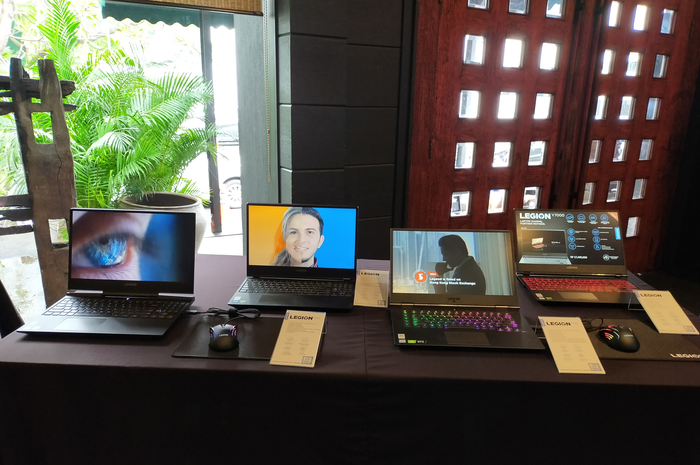 Kumpulan laptop Lenovo Series.