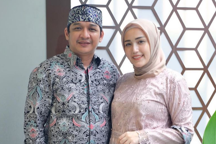 Pasha Ungu dan Adelia Wilhelmina