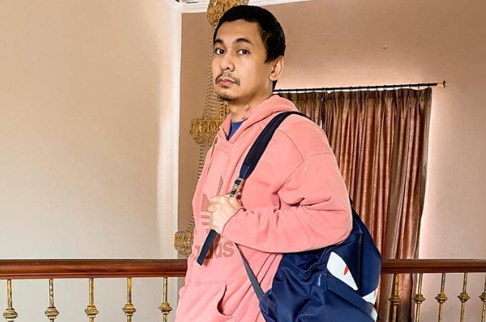 temannya meninggal dunia usai terpapar corona, Raditya Dika mengajak masyarakat untuk tak lagi remehkan virus ini