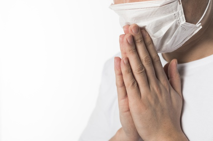 Imbauan untuk melakukan social distancing dan penggunan masker bagi orang yang sakit bukanlah hal yang main-main