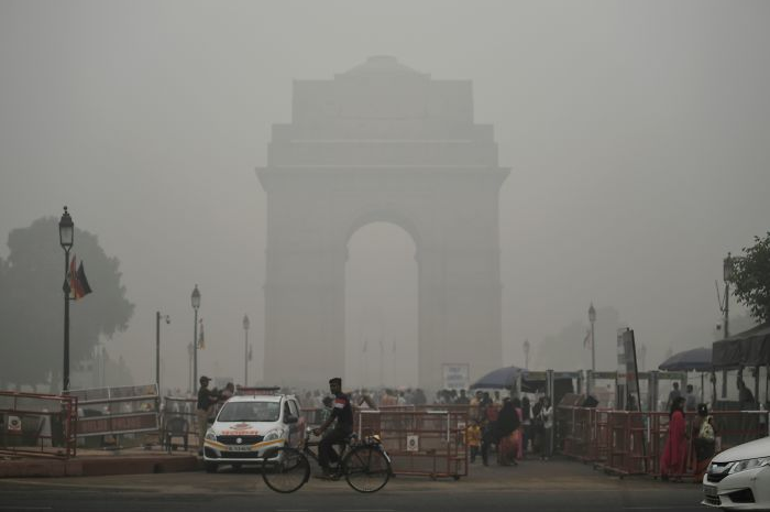 Langit Ibu Kota India, New Delhi sebelum pemerintah setempat menerapkan lockdown untuk mencegah penyebaran virus corona.