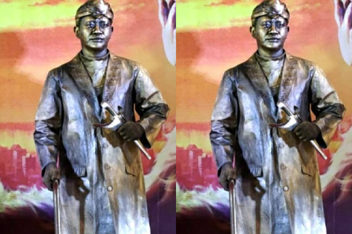 Idris saat menjadi manusia batu.