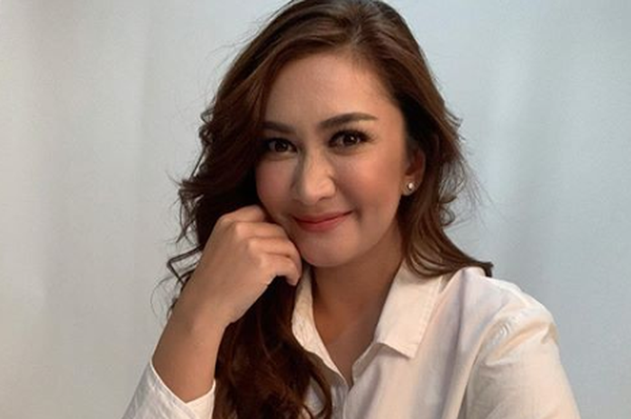 Nafa Urbach kahwatir dengan eksistensi sinetron Indonesai karena kini para penontonnya sudah beralih menonton Drama Korea