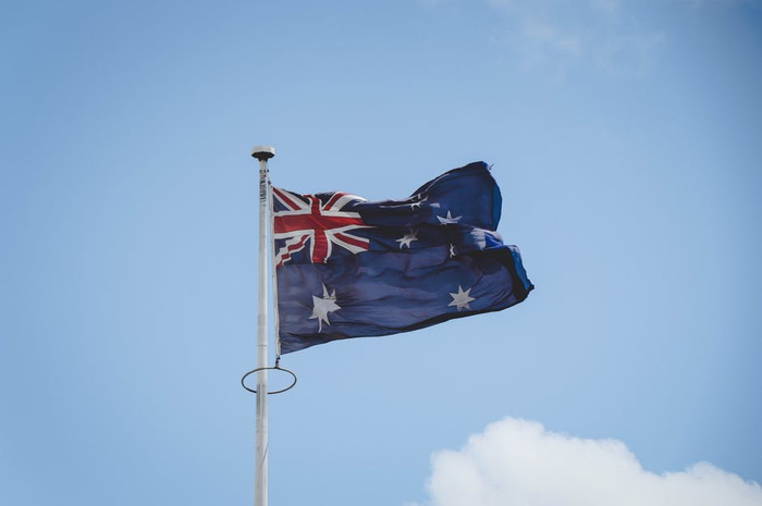 Menurut sebuah survei pada September 2016, menemukan bahwa hanya 43 persen orang Australia yang merasa senang dengan Indonesia.