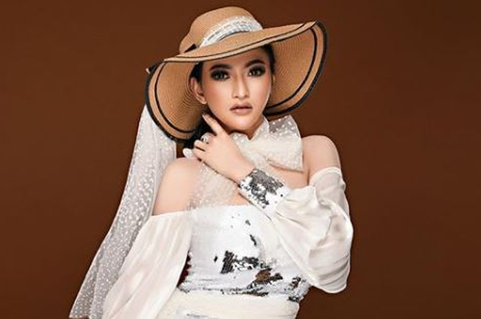 Amel Alvi
