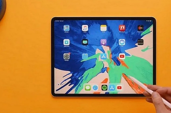 Ilustrasi iPad Pro dengan mini-LED