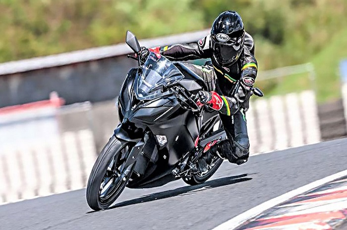Kawasaki upload video jajal motor listrik bertopeng Ninja 250, bakal segera meluncur?