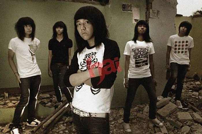 Samolyotda styuardessa bilan porno