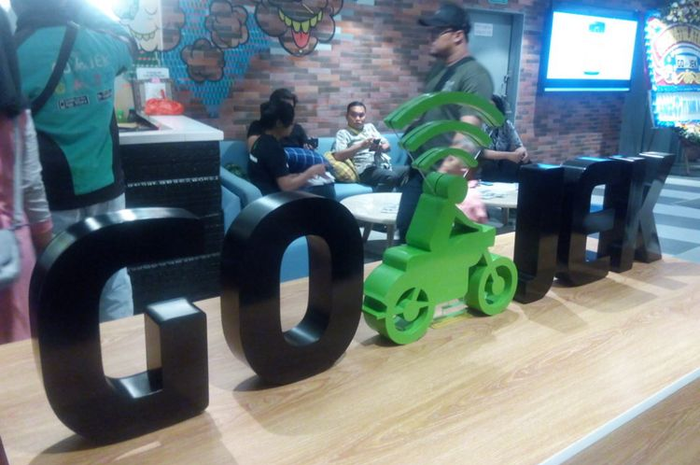 Gojek bekerja sama dengan BCA Finance akan berikan keringanan angsuran kendaraan bermotor untuk para mitra driver GoCar.