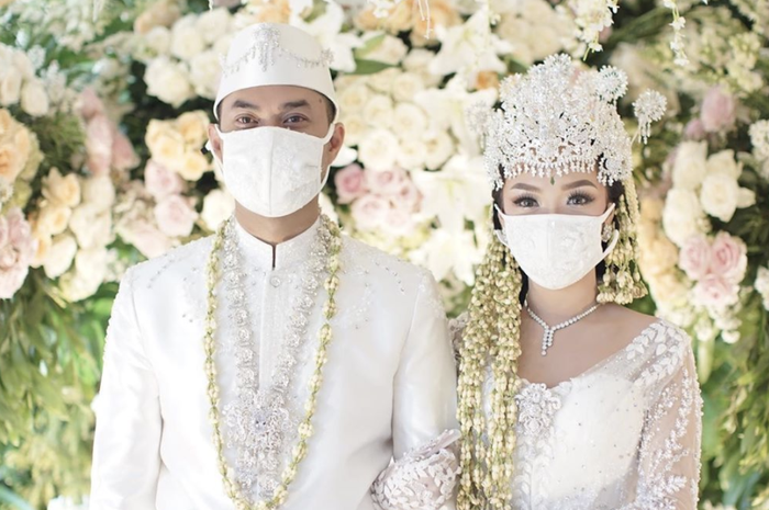 Zaskia Gotik dinikahi oleh Sirajuddin Mahmud di sebuah rumah mewah di kawasan Cikarang, Jawa Barat.