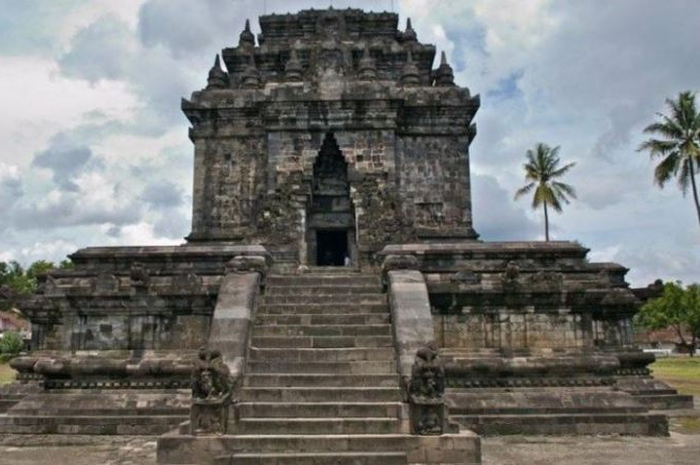 Situs sejarah kerajaan Tarumanegara yang masih bisa kita saksikan.
