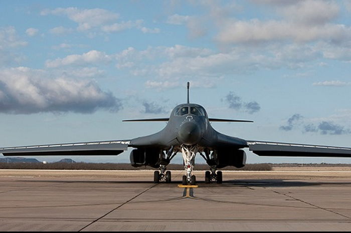 B-1B Lancer AU AS, pembom nuklir milik Paman Sam 