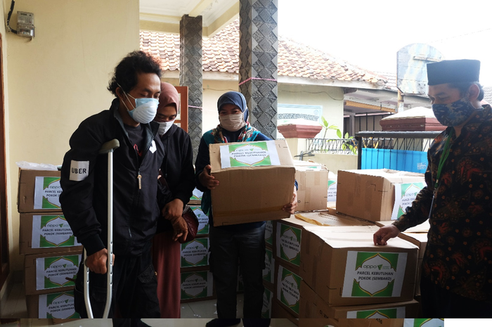 Oppo serahkan hasil lelang Auction Home tahap dua ke Dompet Dhuafa.