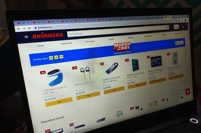Tampilan situs e-commerce Bhinneka.com