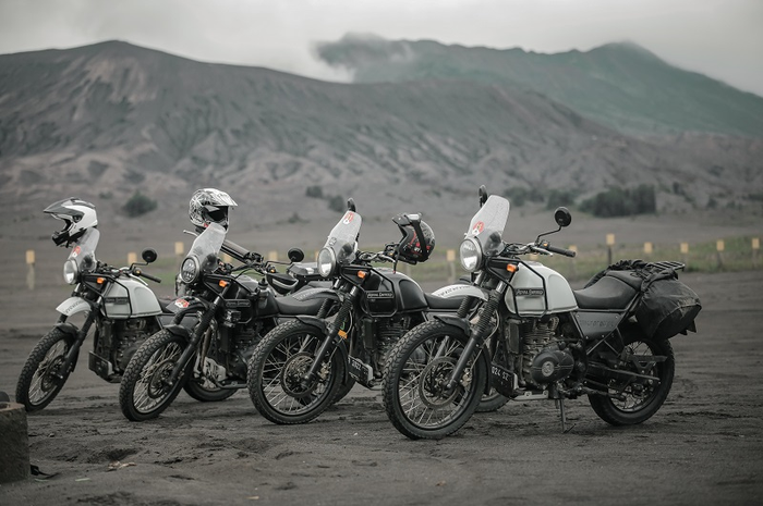 Pabrikan motor Royal Enfield memberikan ekstra garansi selama 3 bulan akibat pandemi virus corona.