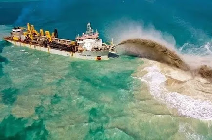 Baru-baru ini terungkap empat petugas CIA dikabarkan tenggelam selama misi rahasia di Laut China Selatan