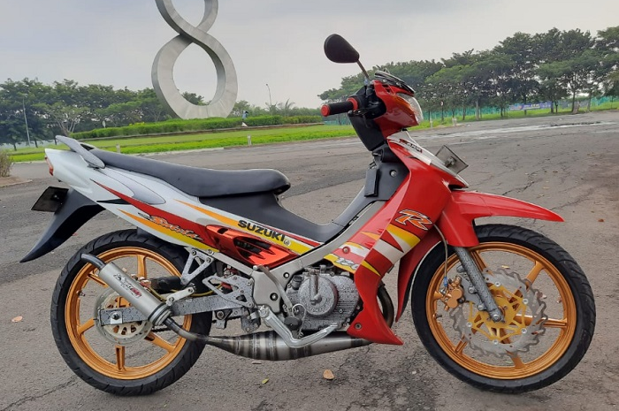 Suzuki Satria Hiu tahun 2005 milik bro Iyo, masih mulus banget.
