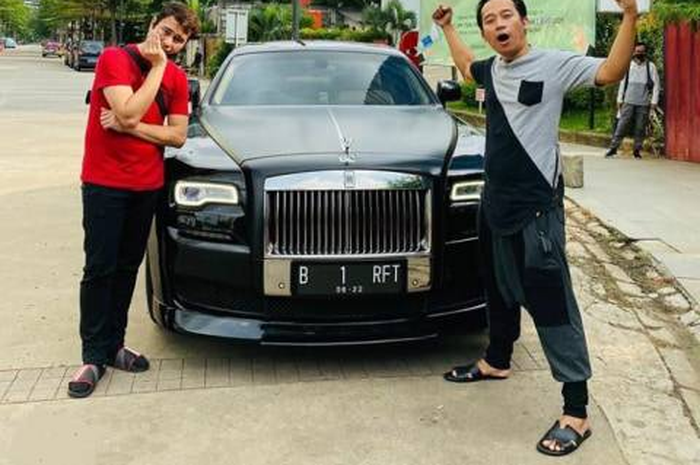Denny Cagur diamuk Raffi Ahmad lantaran berani mengisi mobil kesayangannya seharga 15 miliar dengan bensin eceran
