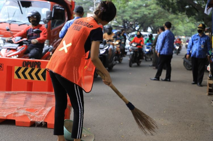 Pelanggar PSBB yang Gak Pakai Masker Akan Disuruh Menyapu Jalan, Kalau Diulang Lagi Akan Didenda