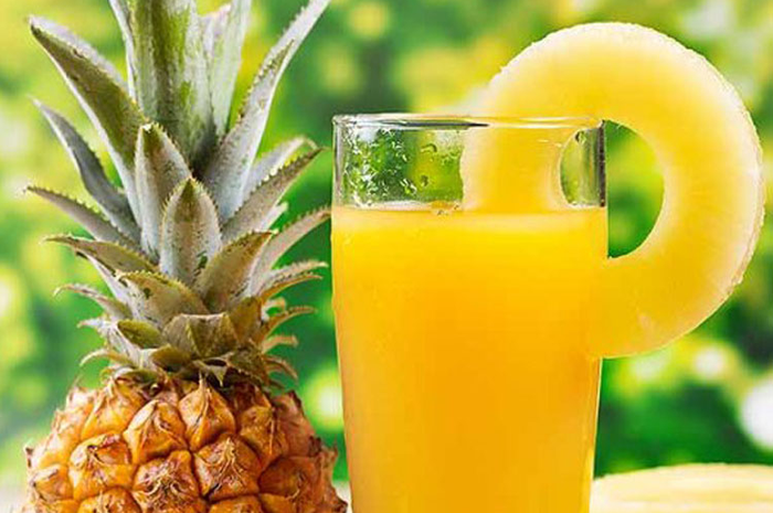 minum jus kulit nanas agar bisa mencegah kolestrol naik saat lebaran