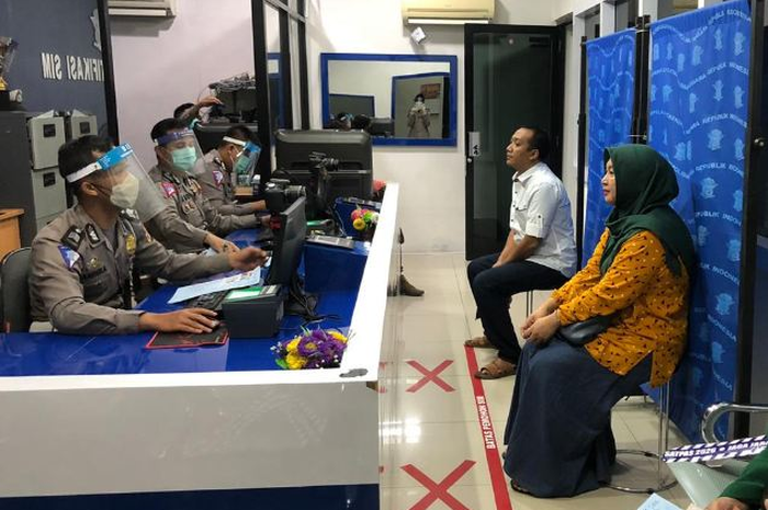 Ingat pemohon berhak menolak bayar asuransi saat perpanjang SIM