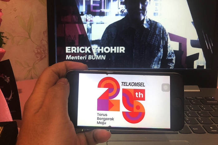 Menteri BUMN dalam peringatan ultah ke-25 Telkomsel secara online