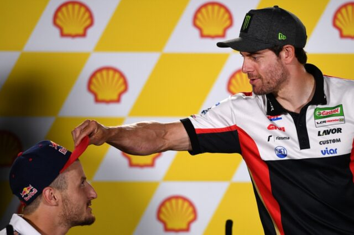 Gabung menjadi pembalap penguji di Yamaha, Cal Crutchlow kok malah mendukung pembalap Ducati di MotoGP 2021.