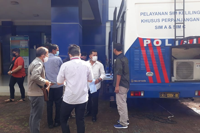 Pelayanan SIM keliling lebih simpel. Ini lokasi SIM Keliling Jumat 3 September 2021 yang digelar Dirlantas Polda Metro Jaya.