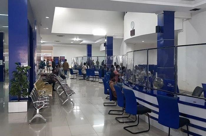 Layanan pembuatan dan perpanjangan SIM di Satpas SIM Daan Mogot yang buka beberapa waktu lalu.