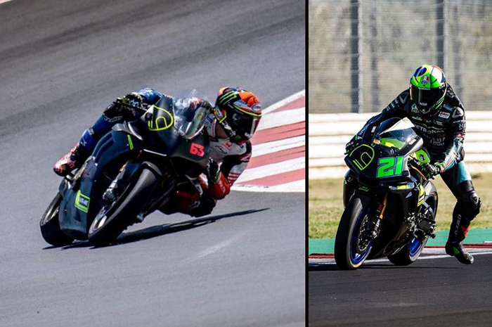 Francesco Bagnaia (kiri) latihan naik motor superbike Ducati Panigale V4R beda dengan Franco Morbidelli (kanan) dan Valentino Rossi yang pakai motor Yamaha YZF-R1