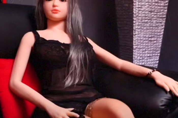 Wanita ini Jalankan Bisnis Prostitusi Nyeleneh, Tak Ada PSK Tapi Gunakan Boneka Plastik untuk Puaskan Pelanggannya, Sehari Bisa Disewa 12 Kali!
