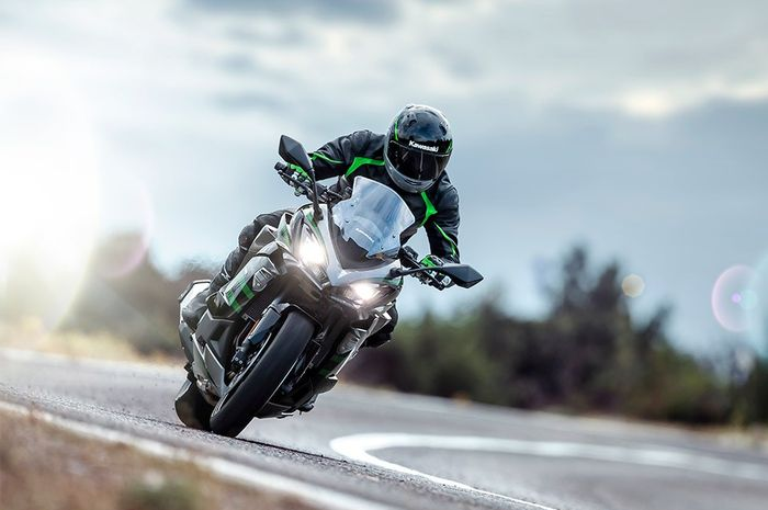 Motor baru Kawasaki Ninja 1000SX 2020 resmi dijual, segini harganya.