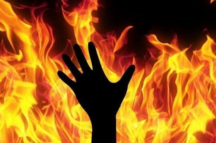 Pria di Madura di bakar hidup-hidup