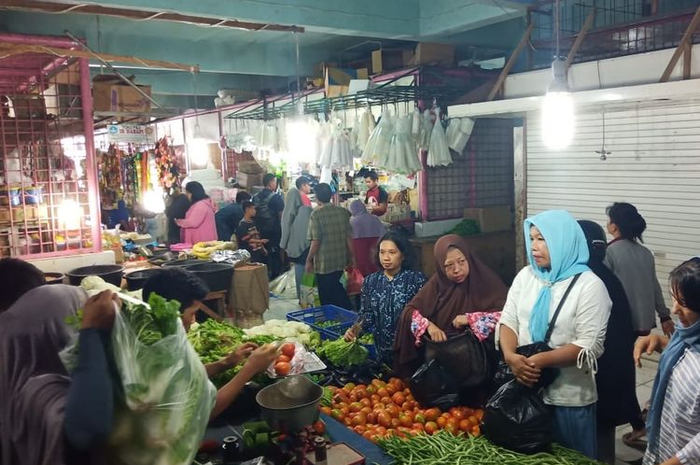 Ilustrasi pedagang pasar. Bikers yang Mau Belanja Sebaiknya Ditunda Dulu, 12 Pasar di Jakarta Tutup Sementara Nih Karena Hal Ini