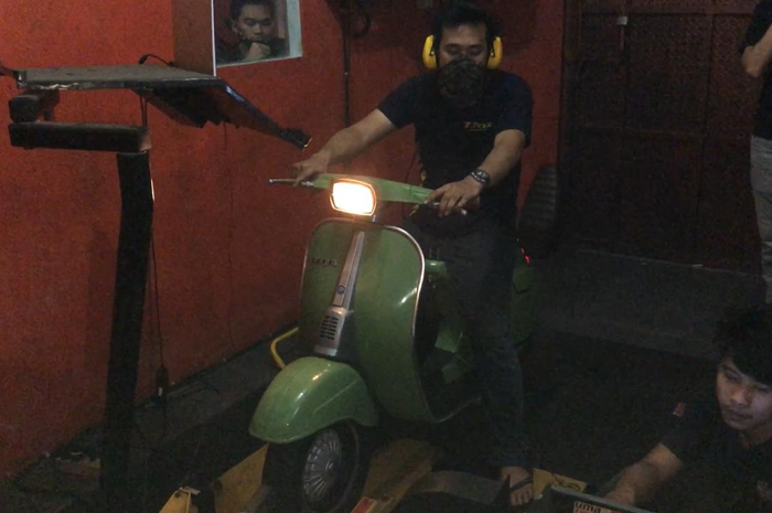 Powernya naik 2 kali lipat setelah Vespa PTS milik sultan sekaligus artis Andre Taulany dipasangkan part racing asal Italia.