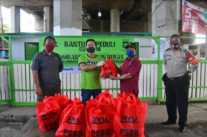 Ryu Powertools berkolaborasi dengan Polsek Metro Penjaringan melakukan aksi sosial membagikan 5 ton beras kepada warga kelurahan Penjaringan Jakarta Utara   