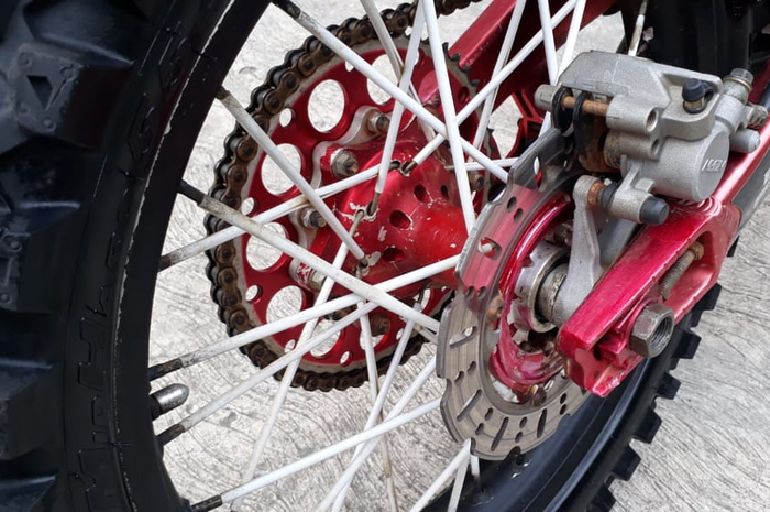 Kondom jari-jari pelek motor trail bahannya tebal