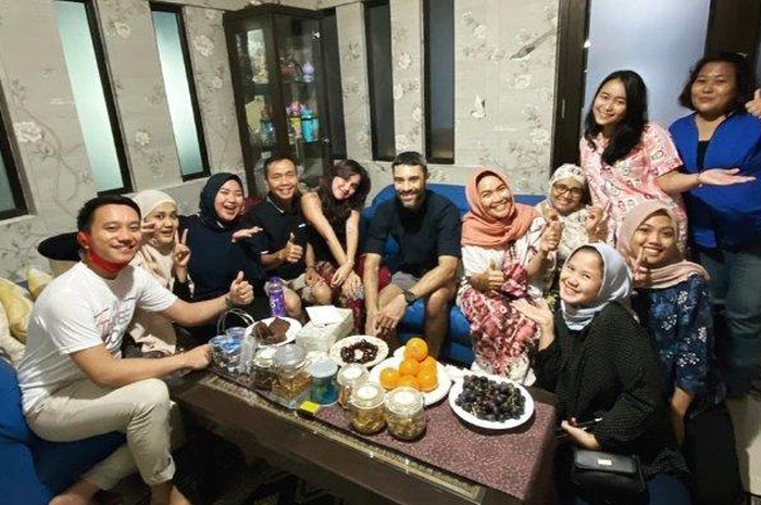 Didi Riyadi hadir di ultah Ayu Ting Ting 