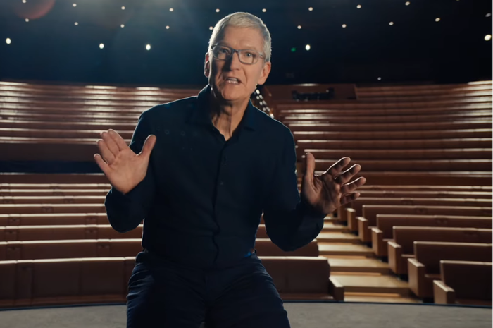 Tim Cook saat pembukaan acara WWDC 2020 secara online.