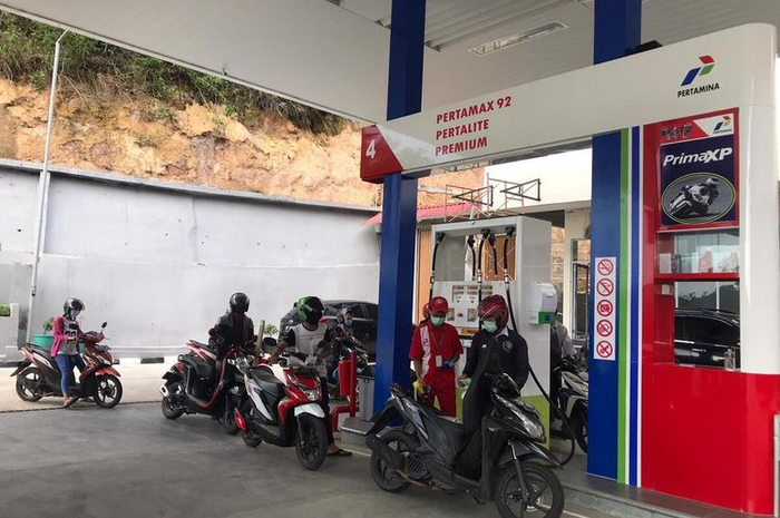 Geger wacana harga Bahan Bakar Minyak (BBM) jenis pertalite bakalan ikut naik setelah Pertamax, begini kata Pertamina.