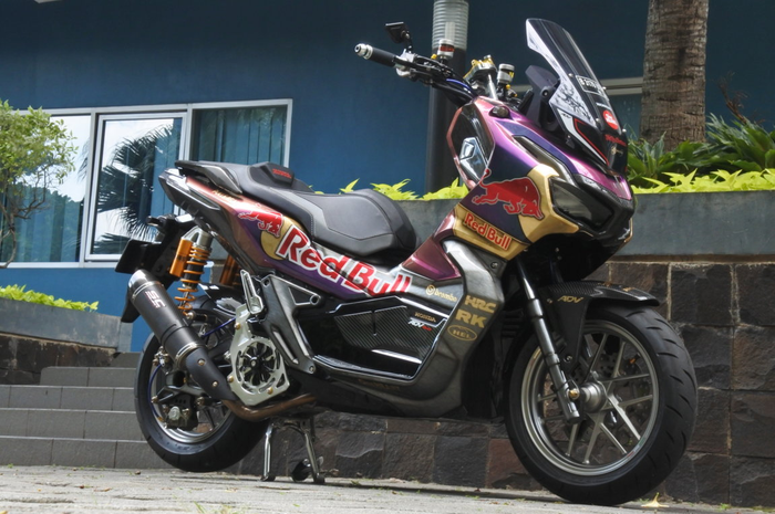 Modifikasi Honda ADV 150, pakai airbrush Red Bull Racing, tampil nyentrik dan banyak part hedon.