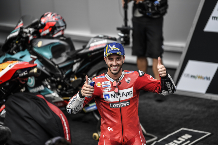 Andrea Dovizioso jadi taruhan gengsi Italia sebagai pembalap tim MotoGP pabrikan musim 2021. Itu pun kalau Andrea Dovizioso setuju bertahan bersama Ducati musim depan