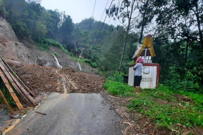 Ilustrasi - Bencana alam hidrometeorologi seperti banjir hingga longsor 