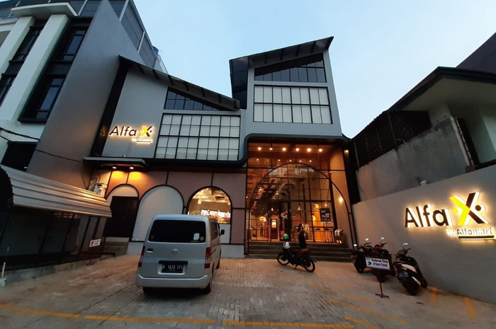 Tampilan depan AlfaX