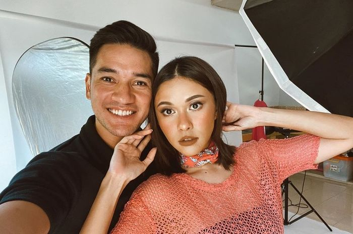 Andrew White dan Nana Mirdad