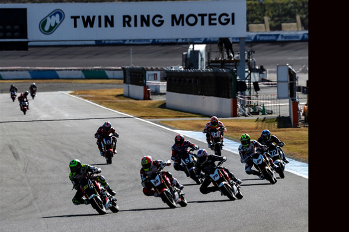 Honda Racing Thanks Day (HTRD) 2020 batal dengan alasan pencegahan virus corona. HRTD 2019 berlangsung di sirkuit Twin RIng Motegi November tahun lalu dengan banyak aneka kegiatan para pembalap Honda Racing, baik roda 2 dan 4.