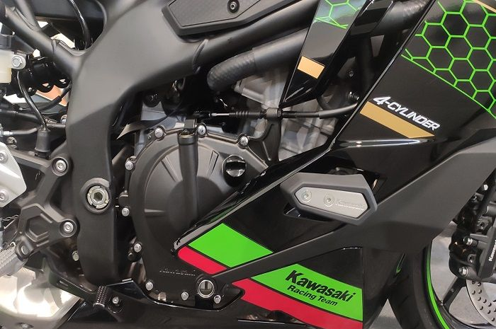Jadi motor sport 250 cc 4 silinder perrtama di Indonesia, inilah ukuran piston yang diusung Kawasaki Ninja ZX-25R.